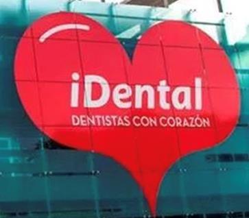 rekomendacji adresowanych do poszczególnych lekarzy dentystów, organizacji stomatologicznych oraz władz.