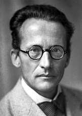 Równanie Schrödingera (96 r.) w mechanice kwantowej spełnia rolę newtonowskiego równania ruchu w mechanice klasycznej.