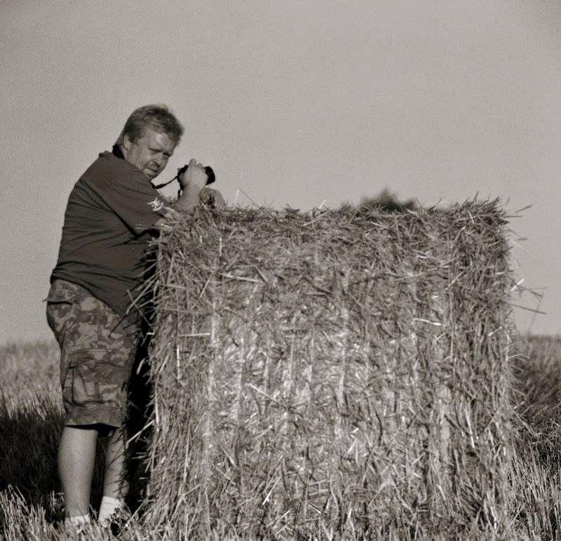 > 31 < Paweł Krymarys Fotograf, członek kaliskiego stowarzyszenia fotograficznego Poza Kadrem.