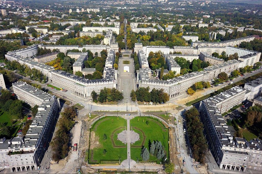 Nowa Huta w kolorze Tadeusz Ptaszycki ( 1908-1980 ), architekt i urbanista. Główny projektant Nowej Huty. To jemu zawdzięczamy szerokie ulice i starszą część mieszkalną oraz użytkową dzielnicy.