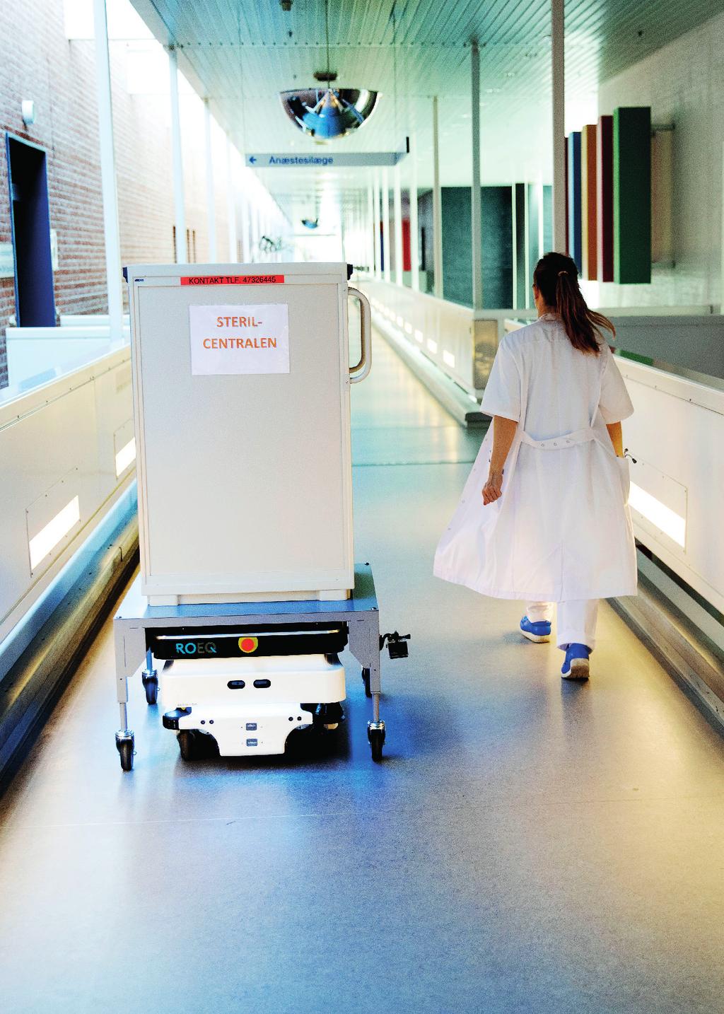 Szpital uniwersytecki Zealand Pięć oddziałów szpitala uniwersyteckiego Zealand w Danii obsługuje robot MiR100 realizujący dostawy z przyszpitalnego centrum sterylizacji.
