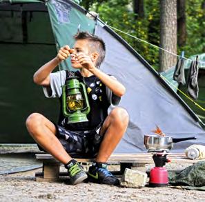 TRZECI WEJŚCIE NA WIEŻĘ ZE SKRZYNEK wejdziesz na wieżę ze skrzynek, którą sam stworzysz sprawdzisz swoje zdolności utrzymania równowagi zajęcia ze sprzętem asekuracyjnym WATERBALL hit sezonu!