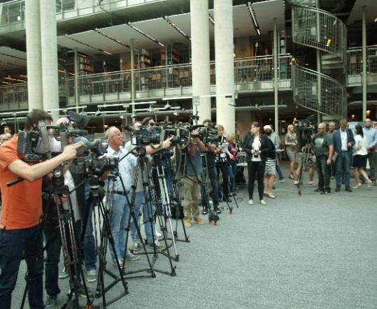 Patronatów medialnych udzielili: TVP3 Wrocław - Telewizja Polska; Polskie Radio Wrocław; Gazeta Polska i portal