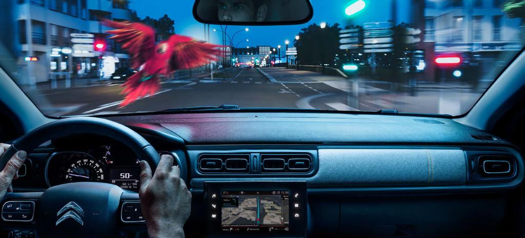 KAMERA POKŁADOWA ConnectedCAM Citroën * PAMIĘTA O WSZYSTKIM Bezpłatna aplikacja ConnectedCAM Citroën* daje możliwość zapisania położenia geograficznego