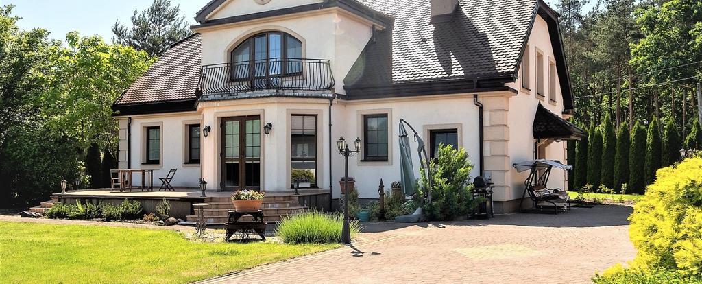 Marki, ul. Spacerowa Dom (Willa) na sprzedaż za 2 050 000 PLN pow. 274 m2 6 pokoi 1 pięter 2009 r. 7 481,75 PLN/m2 Opis nieruchomości: NATURA REZERWATU PUSZCZY SŁUPECKIEJ!