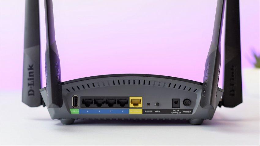 - Mesh-ready Wi-Fi - Wbudowana kontrola rodzicielska - Wbudowany Speedtest Wygląd i pierwsze wrażenia D-Link