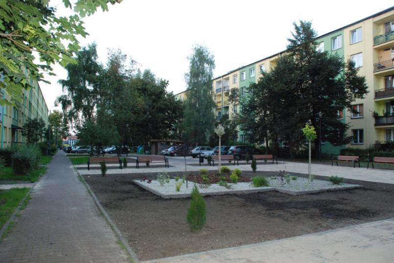 Projekty realizowane w ramach Dąbrowskiego Budżetu Partycypacyjnego Edycja III Remont chodników przy przychodni Merkury i przedszkolu nr 20 i budowa miejsc