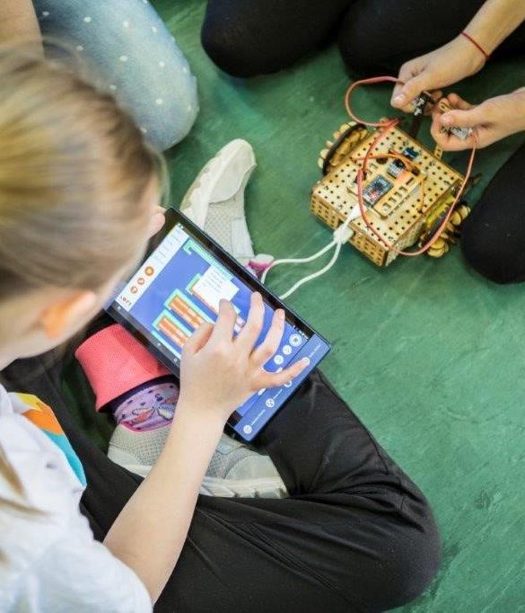 Jednocześnie: Tylko 10% młodych stworzyło własne wideo lub muzykę i udostępniło online.