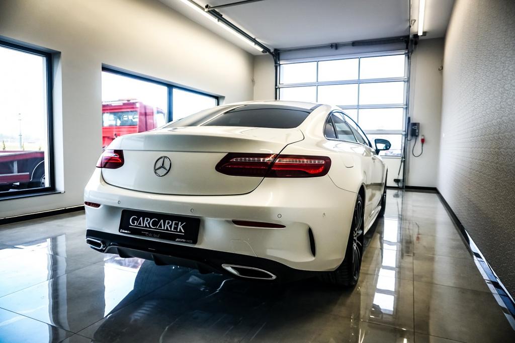 progowe z logo Mercedes-Benz Pakiet wyposażenia z linią AMG Pakiet wyposażenia Premium Plus