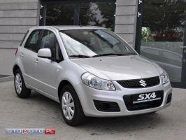 1590zł 22 Cena: 48 400 Rok produkcji: 2013 1,5 VVT 112KM 2WD MT Silky Silver