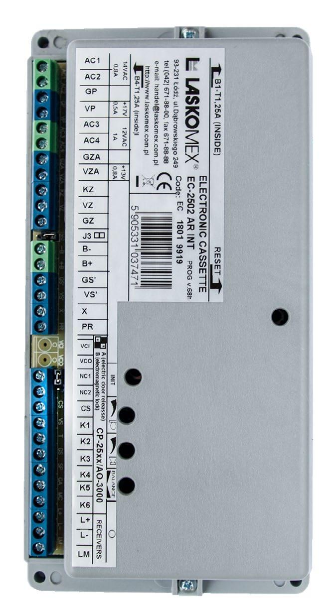 5. Dane techniczne i opis zacisków Zasilanie: Obciążalność styków BRAMA: Wymiary: 12-15V/0,2A 24V/1,5A 73x72x29mm NC NO COM T- T-CP LU+ LU- Brama, styk przekaźnika normalnie zwarty.