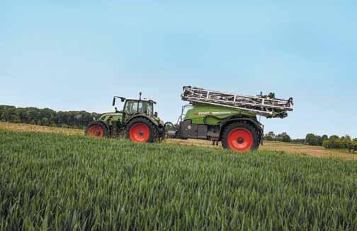 Pokazy maszyn Presentation of machines Pokaz rolnictwa precyzyjnego Precision farming demonstration Ciągany opryskiwacz samojezdny FENDT RoGator RG300 Wystawca: AGCO Sp. z o.o. Wieloletnie