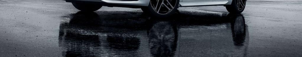 Czarne osłony lusterek bocznych Czarne listwy wokół okien bocznych Czarne wykończenie osłony chłodnicy Antracytowy emblemat logo Peugeot na osłonie chłodnicy Czarne relingi dachowe Czarne listwy