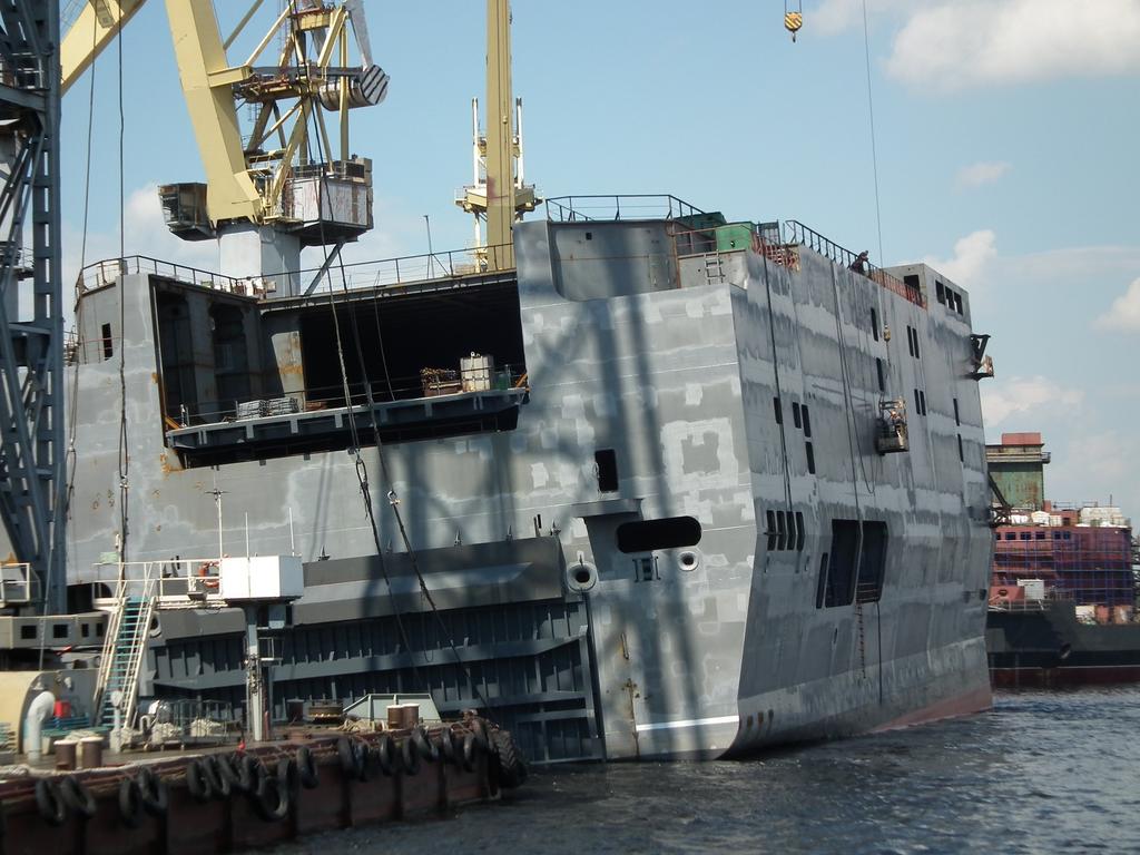 Śmigłowcowiec desantowy Władiwostok - jeden z okrętów przeznaczonych pierwotnie dla Rosji. Fot. Defence24.