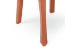 oparcie krzesła wykonane z litego drewna