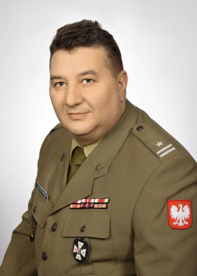 Wojskowego Komendanta Uzupełnień mjr Janusz GŁODOWSKI tel.