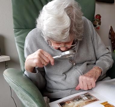 Częstotliwość objawów demencji 75-80% demencja w przebiegu choroby Alzheimera 25-30% demencja naczyniowa 24-32% demencja poudarowa 5 % - zwyrodnienie czołowo-skroniowe Alzheimer Nazwa choroby