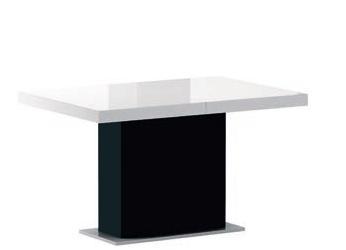 > > In the photo: LRENZ table, PERU chairs (presented on page 41).