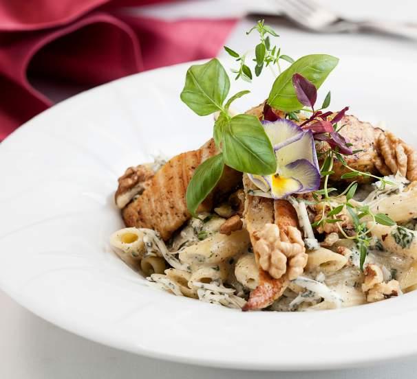 LUNCH "CARPE DIEM" 32,50 ZŁ Z U P A rosół na kurze zagrodowej krem brokułowy krem pomidorowy żurek po staropolsku D A N I E G Ł Ó W N