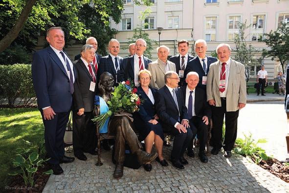 Warszawy wyjątkową postać siedzącą w