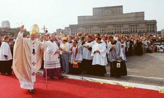 Homilia Jana Pawła II w Warszawie na pl. Zwycięstwa w dniu 2 czerwca 1979 Niech będzie pochwalony Jezus Chrystus!