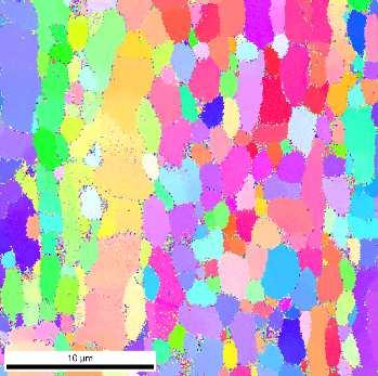 Widoczne są liczne pasma o tej samej orientacji krystalograficznej, które oddzielone są od siebie koloniami w przybliżeniu równoosiowych ziaren.