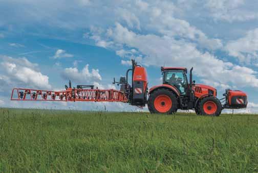 Pokazy maszyn Presentation of machines Ciągnik rolniczy KUBOTA M7132 + opryskiwacz polowy zawieszny KUBOTA MXS216 Wystawca: KUBOTA (DEUTSCHLAND) GmbH Sp. z o.o. Oddział w Polsce Seria M7002 wyznacza nowe standardy dla profesjonalnych ciągników rolniczych.