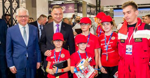 Andrzej Duda Prezydent Polski Powiedzieli o Cieszę się, że Polska niesie pomoc ludziom dotkniętym kryzysami