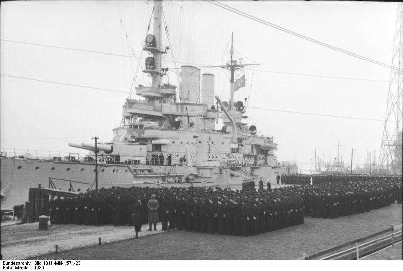 Do Zatoki Gdańskiej wpłynął pancernik Schleswig-Holstein i rozpoczął ostrzał polskiego garnizonu na Westerplatte.