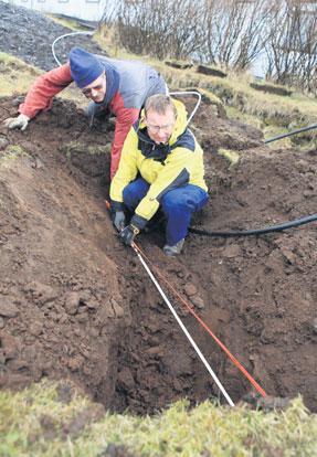 Réðust íbúar því sjálfir í verkefnið og var félagið Líf í Mýrdal stofnað í mars 2014 af 17 aðilum til að standa að lagningu og rekstri ljósleiðarakerfis í Mýrdal. Söfnuðust 26 milljónir í hlutafé.