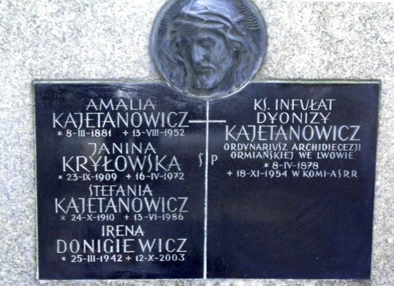66 Ks. Kwapiński od 1948 r. pracował w Diecezji Wrocławskiej, w Międzylesiu jako kapelan tamtejszego szpitala. Sam częściowo sparaliżowany po przeżyciach więziennych, wymagał opieki 9.