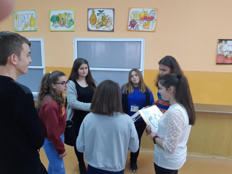 Monday: After a delicious breakfast eaten at the hotel, we went to school, where we were greeted with bread and salt. Then there was a show of Slovak dances in national costumes.