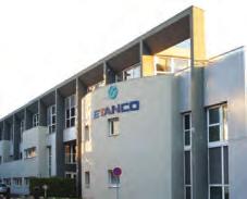 ETANCO powiększa moce produkcyjne, otwierając centrum logistyczne w Aubergenville pod Paryżem. 6 MLN PRZYCHODÓW 1 ODDZIAŁ 1989 Logistyka Otwarcie centrum logistycznego w Aubergenville pod Paryżem.
