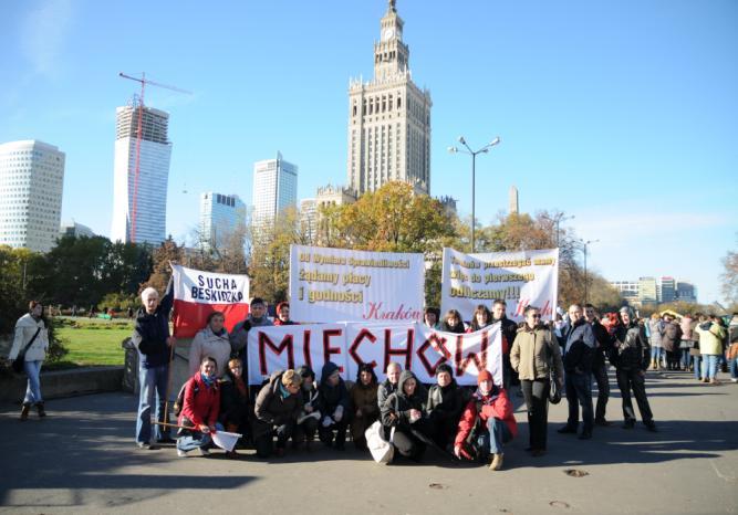 Spod Sejmu uczestnicy manifestacji udali się pod Pałac Kultury i Nauki.