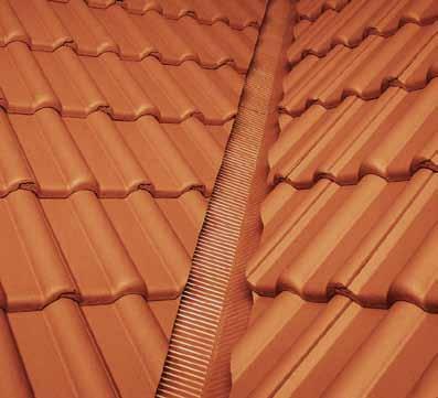 Elementy kosza Połączenia Kosz dachowy aluminiowy profilowany poprzecznie lub wzdłużnie. Zapewnia prawidłowe odprowadzenie wody z połączenia dwóch połaci dachowych.