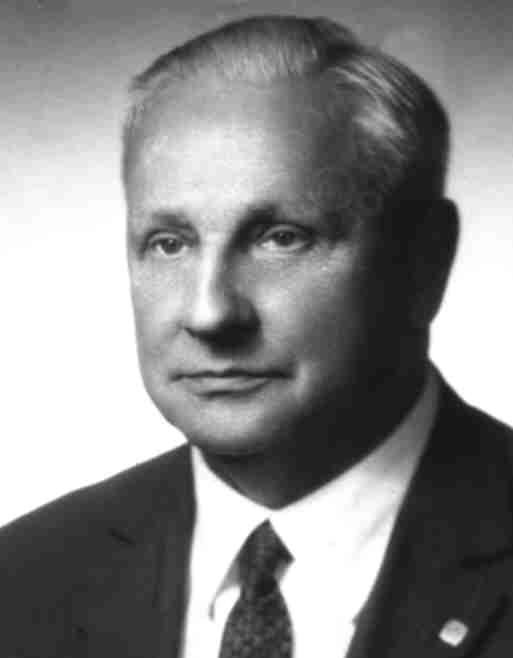 Józef CHMIELARZ (1904-1979) Mgr inżynier elektryk, teoretyk i praktyk; specjalista instalacji i urządzeń elektrycznych, projektant układów sterowania