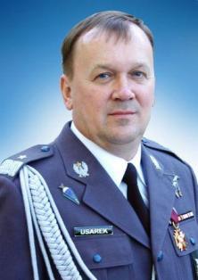 gen. bryg. pil. dr inż. Włodzimierz Usarek Szósty Dowódca 2 Brygady Lotnictwa Taktycznego oraz pierwszy Dowódca 2 Skrzydła Lotnictwa Taktycznego - gen, bryg. pil. dr inż Włodzimierz Usarek.