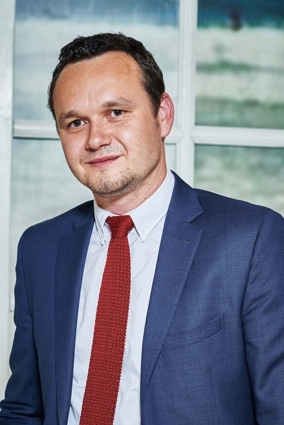 Artur Maciorowski Trener Trener, konsultant i publicysta w zakresie e-marketingu i e-biznesu. Od 1998 r. w branży internetowej.