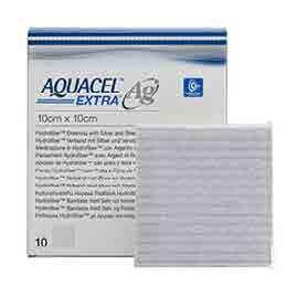 Aquacel Ag Extra Nowoczesny opatrunek przeciwbakteryjny, zawierający jony srebra (,%), zbudowany z dwóch połączonych wzmocnionymi przeszyciami warstw, z nietkanych włókien karboksymetylocelulozy,