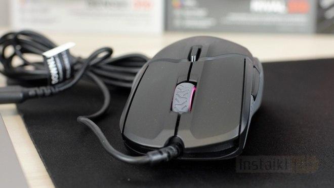 SteelSeries mały natomiast Sensei.