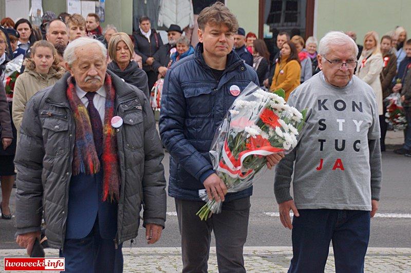 tak, żeby tuż po