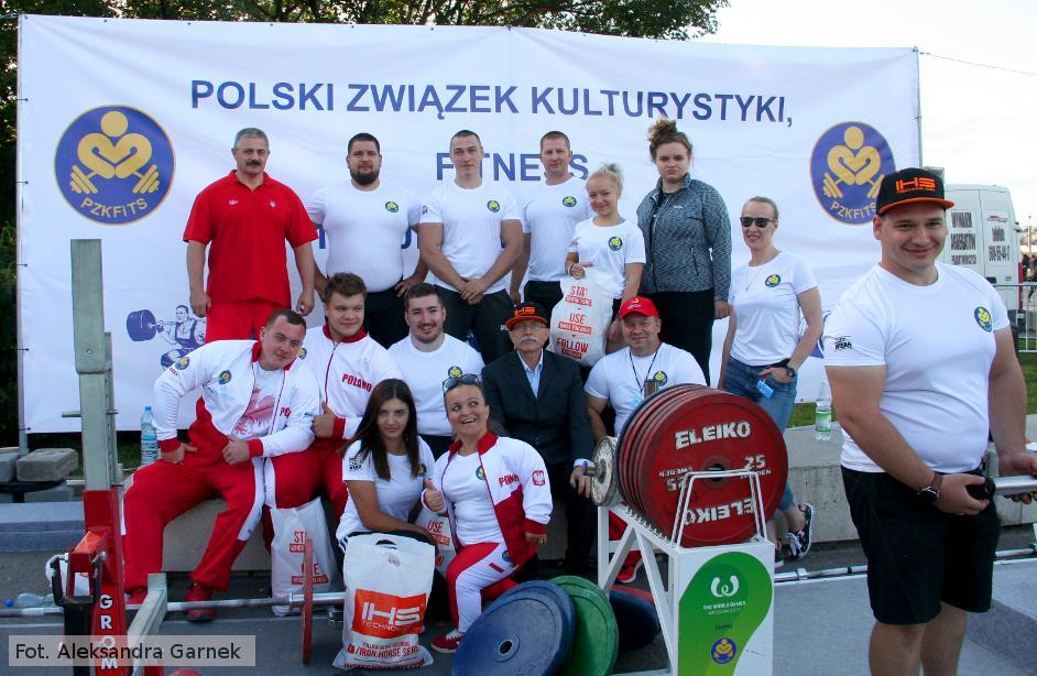 Pozostali do końca Pikniku uczestnicy prezentacji PZKFiTS: Górny rząd: Arkadiusz Znojek, Przemysław