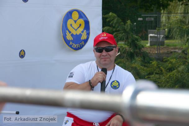 Otwarcia Warszawskiego Pikniku, wśród innych sportowców (brydżyści - Joanna Zalewska, Jakub Bazyluk i Tomasz Kiełbasa, pływaczka Aleksandra Urbańczyk-Olejarczyk) i oficjeli, dokonała grupa