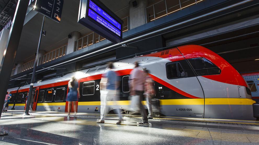ŁÓDZKĄ KOLEJ AGLOMERACYJNĄ WYRÓŻNIA: WIELOKANAŁOWY SYSTEM SPRZEDAŻY zgodnie z preferencjami podróżnych.