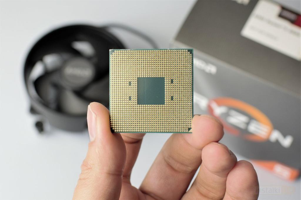 Podsumowanie Jeżeli planujesz złożyć zestaw komputerowy, a nie chcesz wydawać na procesor więcej niż 1000 zł, AMD Ryzen 5 3600 będzie zdecydowanie dobrym wyborem.
