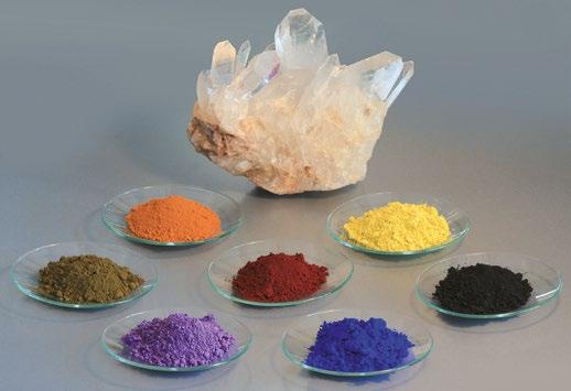 Nasze doświadczenie Właściwości farb mineralnych NIEZRÓWNANA TRWAŁOŚĆ Nieorganiczne (mineralne) wypełniacze oraz pigmenty tworzą razem z tzw.
