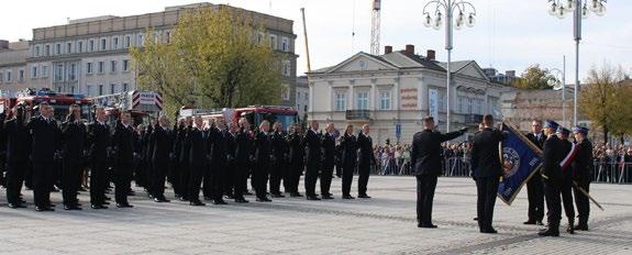 .. - po wygłoszeniu słów przysięgi 94 słuchaczy zastało przyjętych w poczet kadetów Centralnej Szkoły Państwowej Straży Pożarnej w Częstochowie.