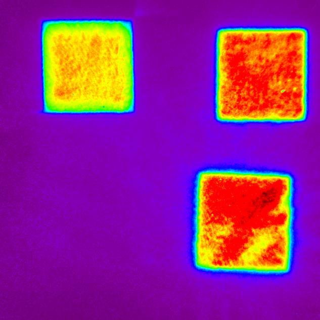 Względna (w stosunku do Cs-137) odpowiedź detektorów powierzchniowych obu typów jest taka sama jak dla czystych materiałów termoluminescencyjnych pokazanych na rysunkach 11 i 12.