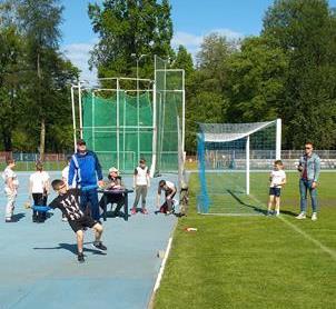 CZWARTEK LEKKOATLETYCZNY Dnia 23 maja 2019r. na stadionie w Białogardzie odbyły się zawody dla uczniów klas IV-VI szkół podstawowych w ramach Czwartków Lekkoatletycznych.