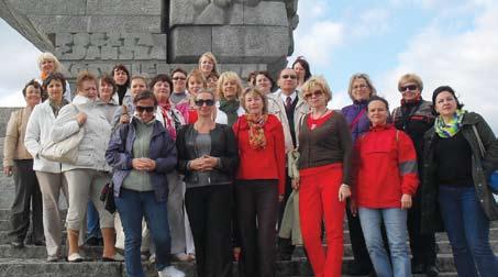 Fot. Marzena Kozłowska Fot. 9 Grupa nauczycieli z Wilna na zajęciach studyjnych na Westerplatte lipiec 2012 r. Pierwsza z prawej: Anna Krajnowska, nauczyciel konsultant ds.